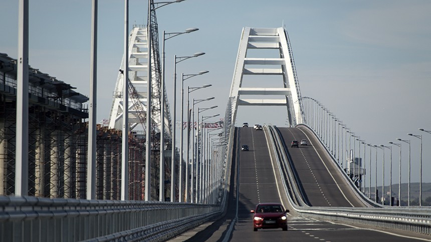 Правительство РФ распорядилось восстановить Крымский мост до июля 2023 года