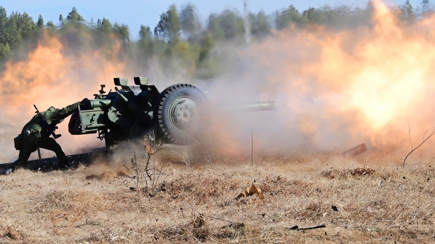 Российские военные в течение суток отбивали попытки прорыва трех батальонов...