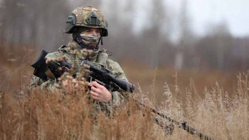 Уничтожение снайперами украинских диверсантов из бесшумных винтовок сняли на видео