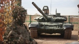 Мобилизованных на Сахалине учат танковой стрельбе по движущимся мишеням