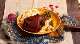 Запеченная свиная рулька Айсбан — новогодний рецепт с фото