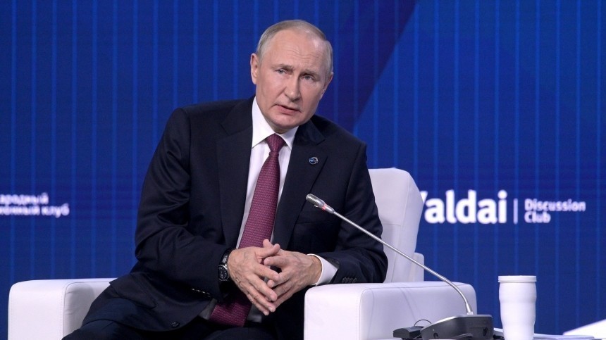 «Лучше сесть за стол»: генерал ВВС США согласился со словами Путина о мировой угрозе