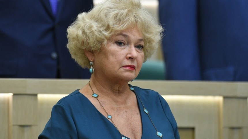 Нарусова опровергла сообщения об отставке с поста сенатора в Совфеде