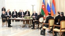 Дождь и добрые намерения: как прошли переговоры Путина с Алиевым и Пашиняном в Сочи