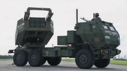 HIMARS и «сникерс»: детей в США «обстреляли» конфетами из РСЗО