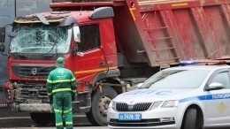 «Уснул за рулем»: врезавшийся в такси в центре Москвы водитель арестован