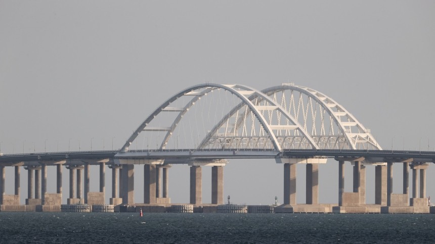 Автомобильное движение по Крымскому мосту возобновлено