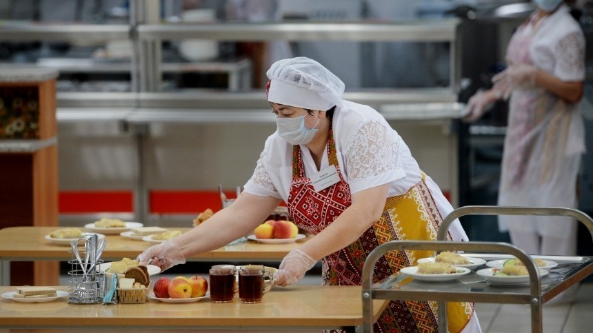 Детям доверили меню: в школьных столовых Москвы стали вкуснее кормить
