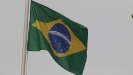 Бразильский дрейф: в Рио-де-Жанейро корабль врезался в автомобильный мост