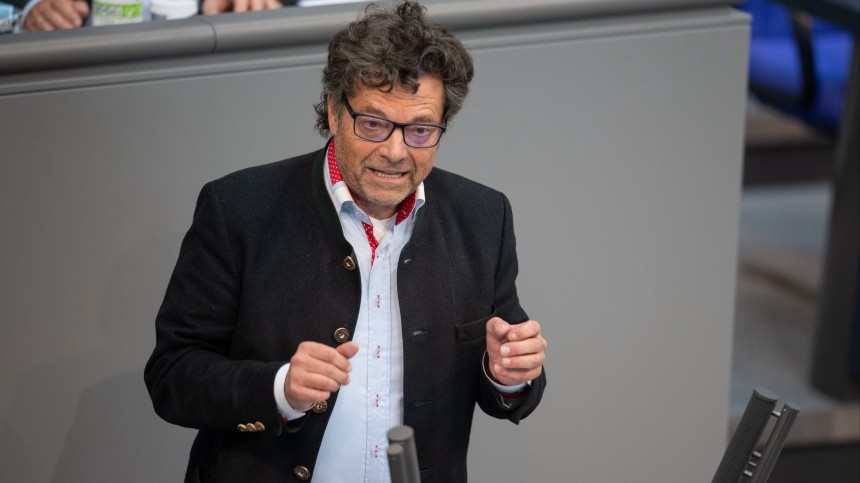 Депутату бундестага грозит исключение из партии за сравнение НАТО с СС