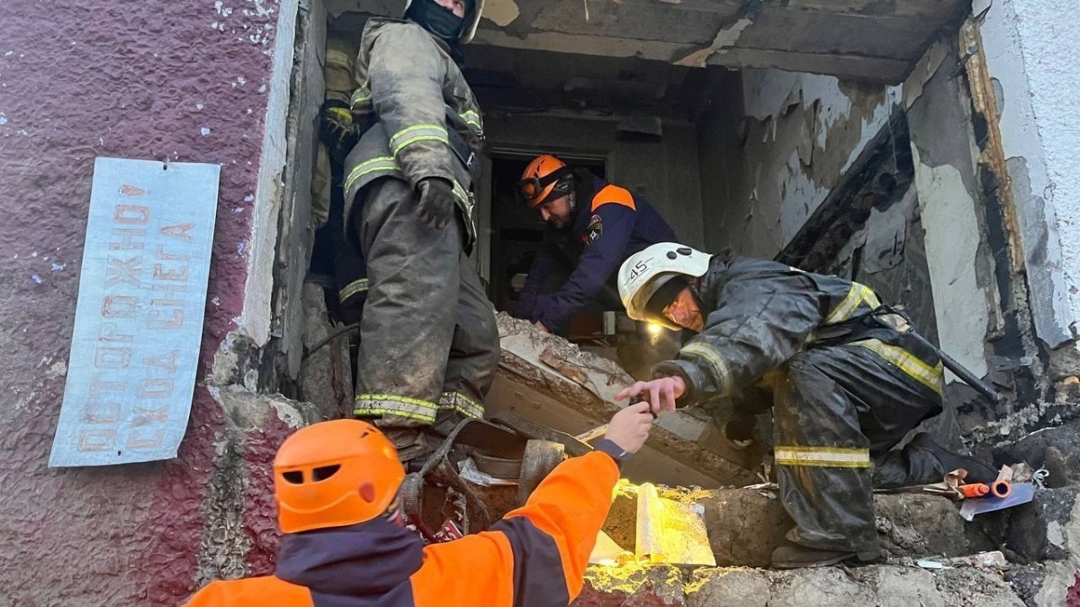 «Газовый баллон — это бомба»: эксперт объяснил причину взрыва в доме на  Сахалине