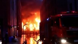 Пожар на заводе в Китае унес жизни нескольких десятков человек