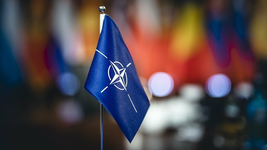 Бывший офицер ВСУ признал связь Киева и НАТО: кто и куда указывает стрелять