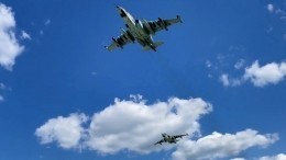 Российские Су-25 ударили по военным объектам ВСУ: кадры из кабины самолета