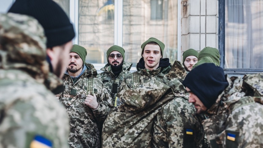 Зеленский приказал мобилизовать людей только в русскоязычных областях Украины