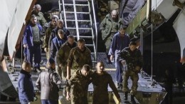 В Москву прилетели 50 российских военных, спасенных из плена ВСУ