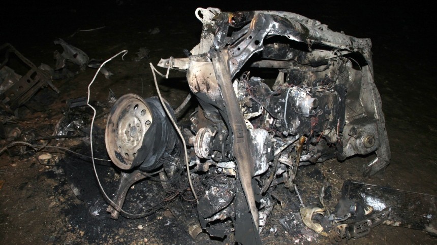 Автомобиль взорвался возле администрации Мариуполя