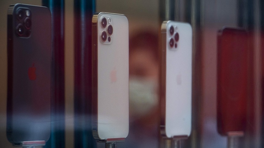 Уволились более 20 тысяч работников завода по производству iPhone в Китае