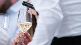 Свое — лучшее: на винодельческом форуме в Москве представили уникальное вино России