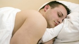 Дерматолог объяснила, почему спать голышом полезно