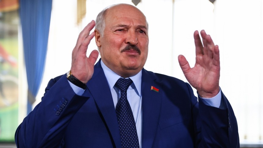 Подкалывающий журналистов Лукашенко сам хотел стать сотрудником СМИ