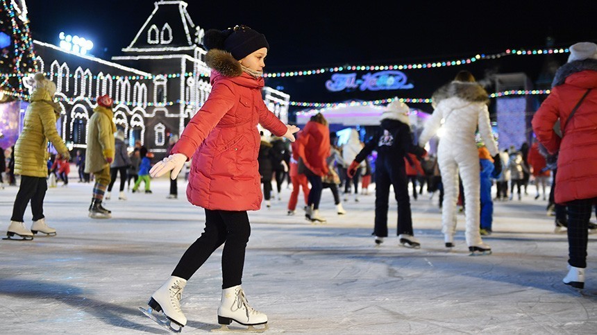 Главные катки Москвы: где можно покататься на коньках зимой 2023 — 2024