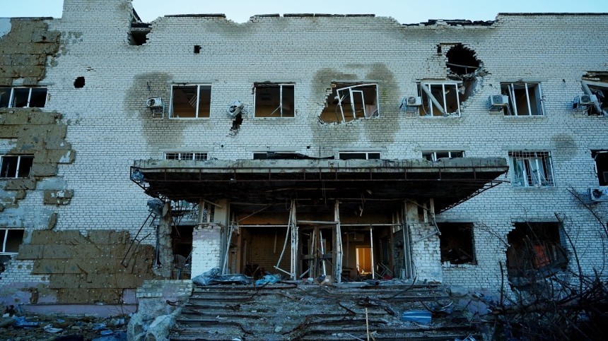 Два дома разрушено и 20 повреждено украинскими обстрелами в поселке ЛНР