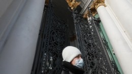 Расслабились: почему в Петербурге вели частичный масочный режим