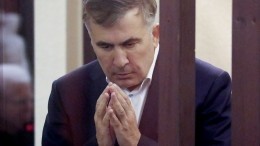 Самый больной в мире человек: Саакашвили имитирует припадки и недуги