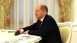 Шольц призвал не дать «оборваться нити» переговоров с РФ