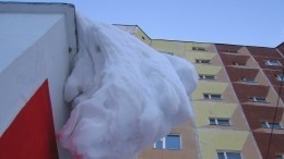 Смертельный снегопад: подростка в Подмосковье убило снегом с крыши