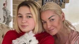 «Месяцами не общались»: Волочкова находится в непростых отношениях с дочкой