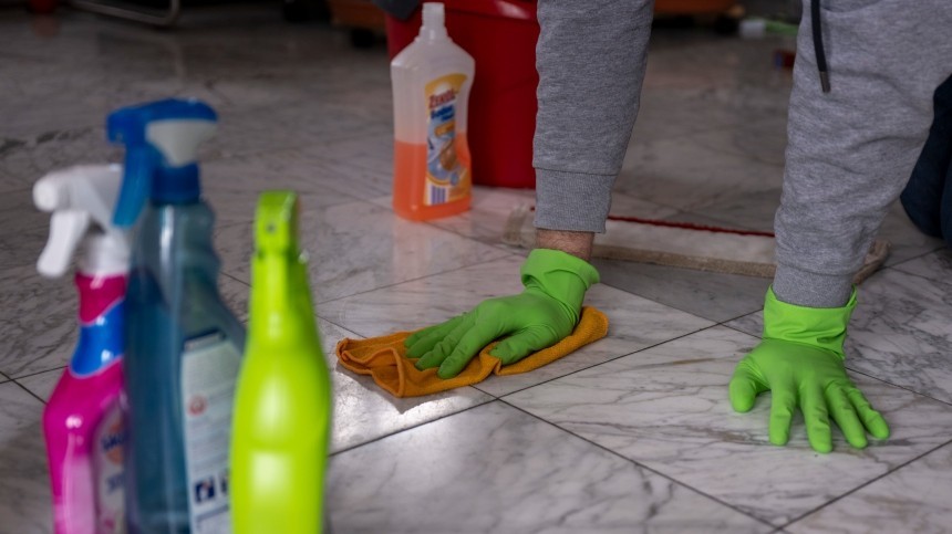 Ювелирная уборка: москвича «обчистили» сотрудники клининга