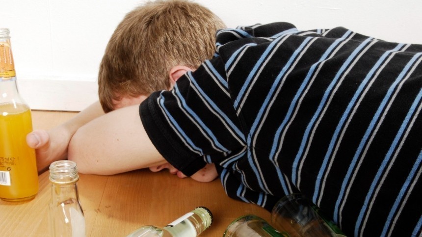 Без паники: что делать, если ребенок выпил алкоголь