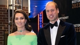 Голая Кейт Миддлтон и измены принца Уильяма: самые громкие скандалы королевской семьи