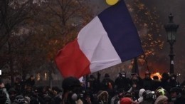 Грядущая пенсионная реформа выгнала жителей Франции на улицы