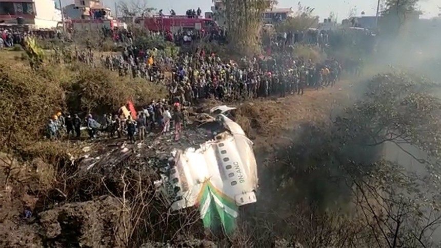 Эксклюзивные кадры с места крушения самолета с россиянами в Непале