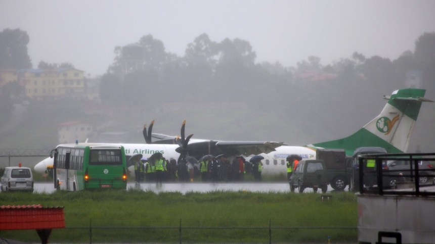 Названа возможная причина крушения самолета в Непале, которое унесло жизни 72 человек