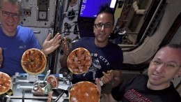 Никаких тюбиков: чем на самом деле питаются космонавты на МКС