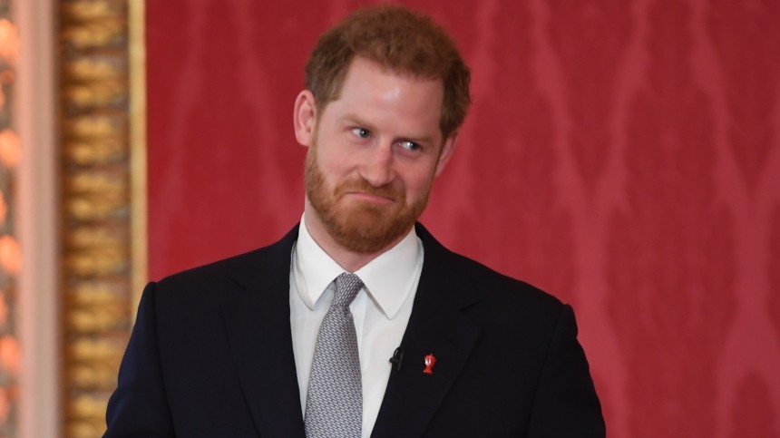Виноваты сосиски? — психолог разобрала причины обид Гарри на королевскую семью