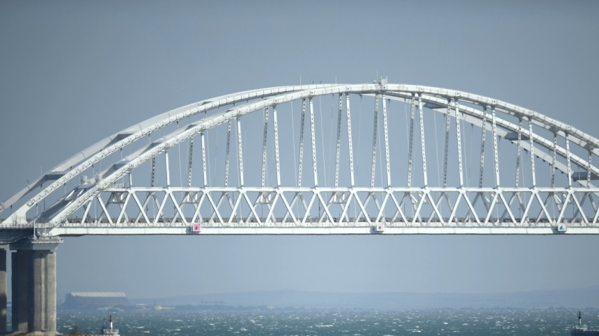 На Крымском мосту раньше срока возобновили автомобильное движение