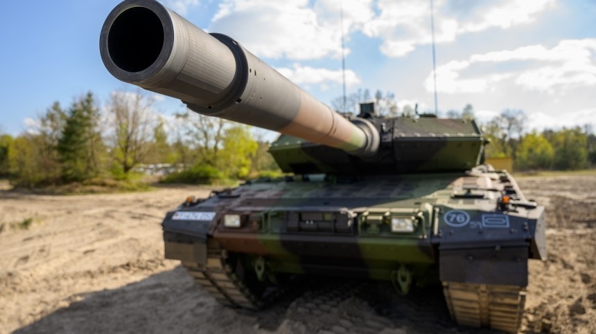 Германия боится поставлять танки на Украину из-за исторической памяти