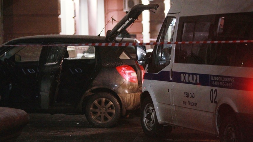 Мертвеца с запрокинутой головой и открытыми глазами нашли на парковке в Москве