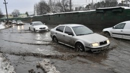 В Петербурге из-за ошибки рабочих затопило проспект