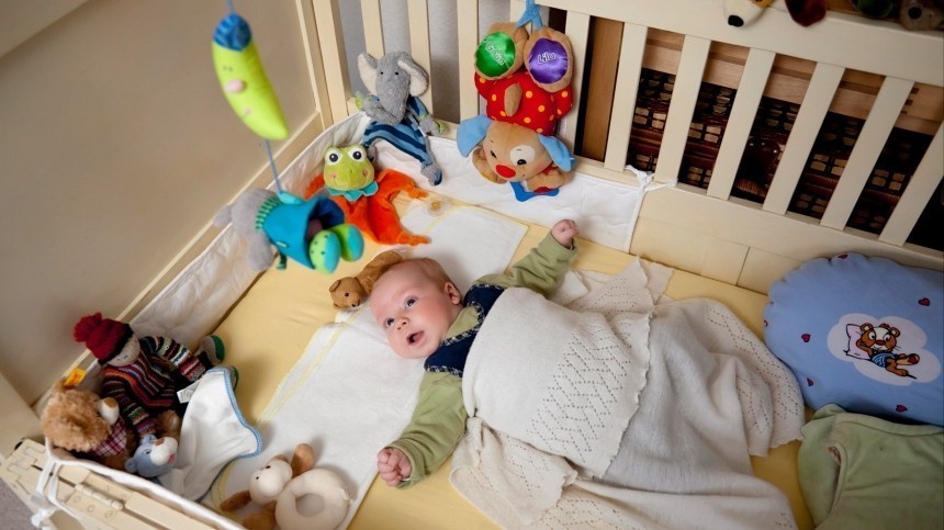 Как выбрать правильные игрушки для младенца — советы психолога