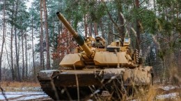 Экс-офицер разведки США счел бесполезной передачу Киеву танков Abrams и Leopard: в чем подвох?