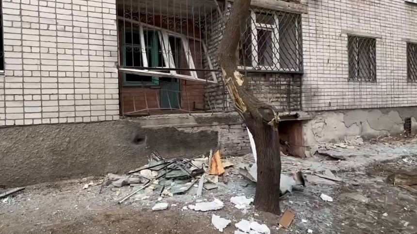 Варварский обстрел: жуткие последствия атаки Новой Каховки украинскими неонацистами