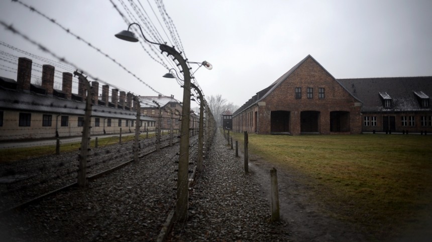 «Тогда газовые камеры, сейчас — дом профсоюзов»: Захарова призвала помнить о Холокосте