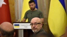 «Грантоеды против крыс»: кому выгоден коррупционный скандал на Украине