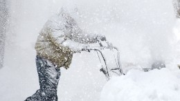 Не только лопатой: как сделать снегоуборочную машину из подручных средств